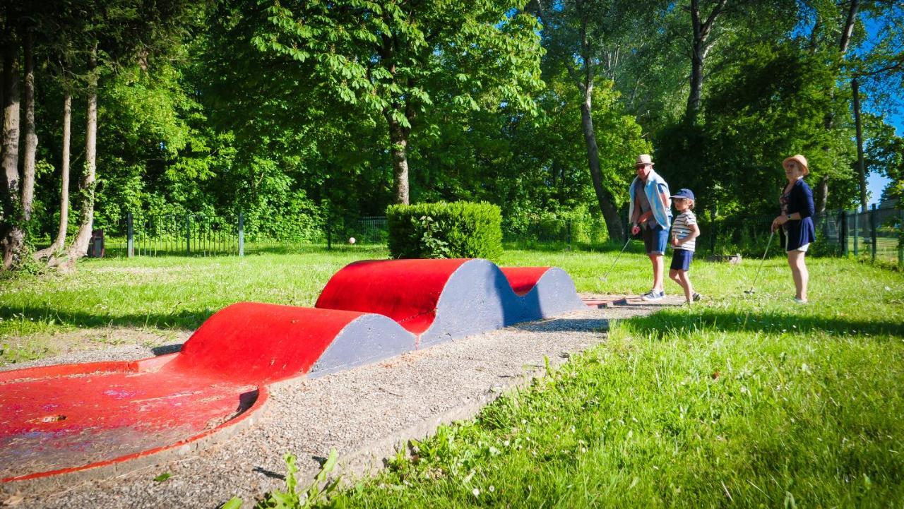 Camping Des Loisirs Evron Hotel Luaran gambar